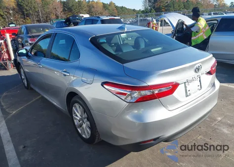 2019 Toyota Camry Le z USA, uszkodzony, nr VIN 4T1B11HK5KU223823